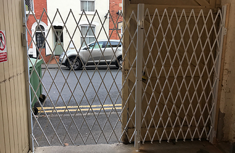 Door barrier
