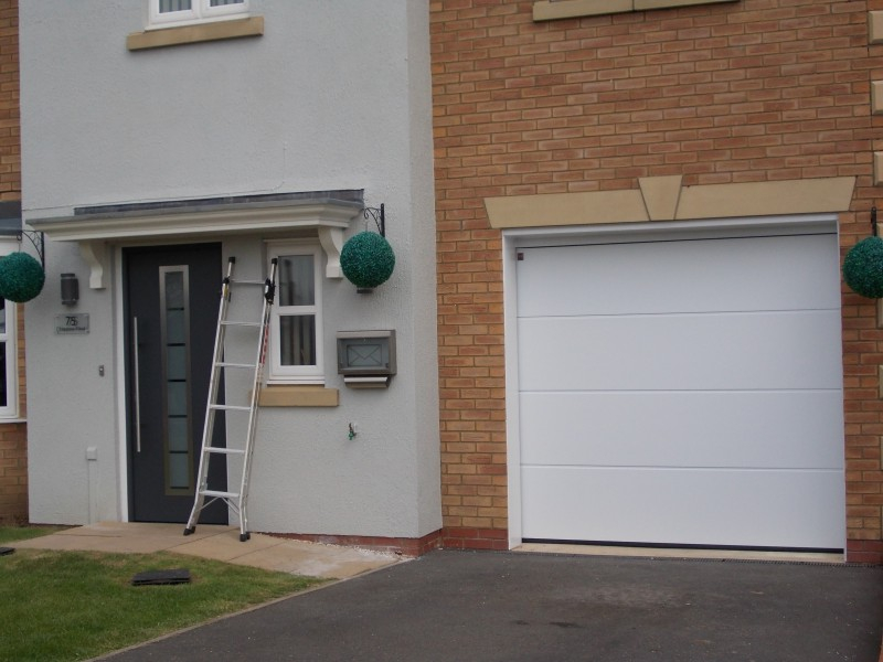 Hormann LPU40 L Ribbed Steel Sectional Garage Door in White